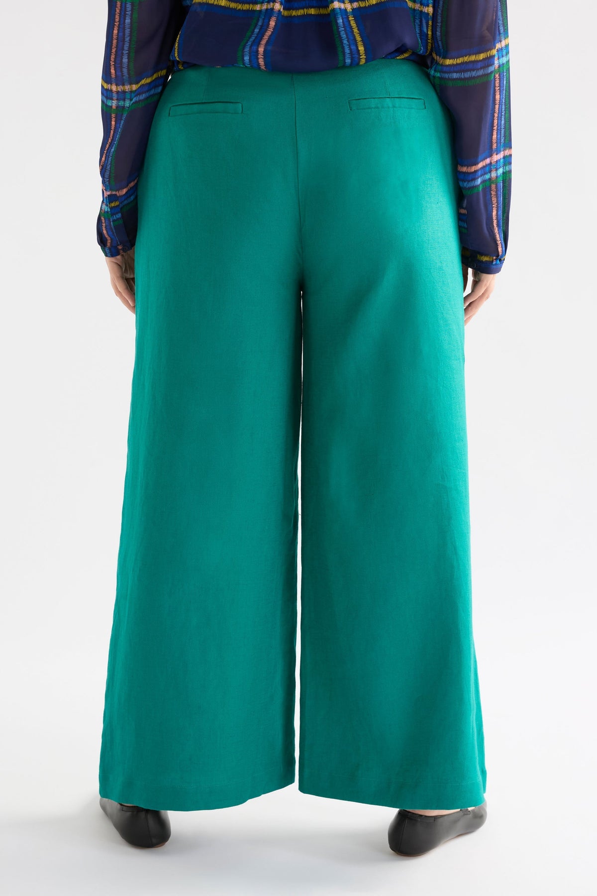 Anneli French Linen Wide Leg High Waisted Long Pant curve Model back | TEAL
