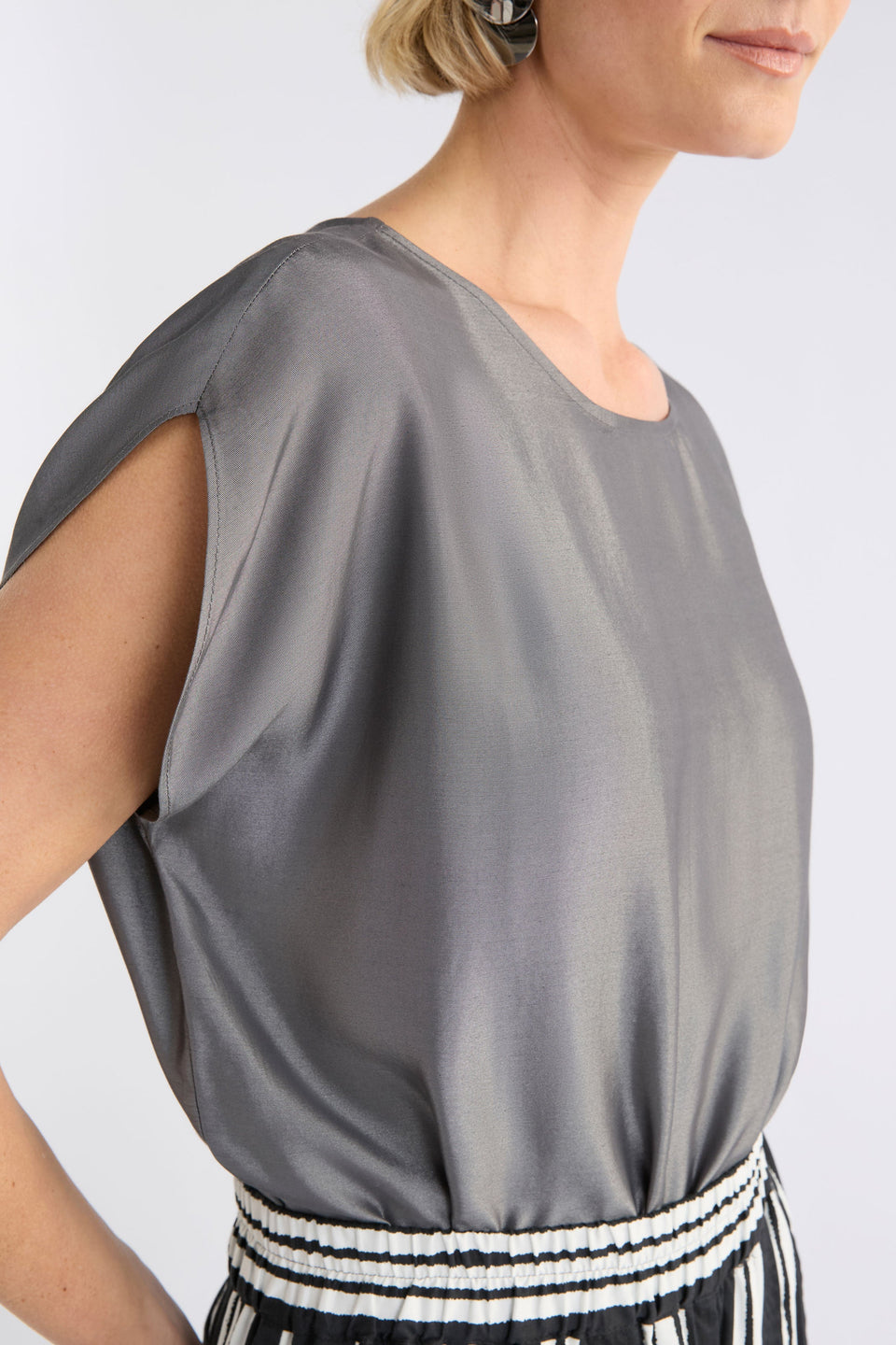 Medjal Classic Top Tops - ELK | SILVER BLACK