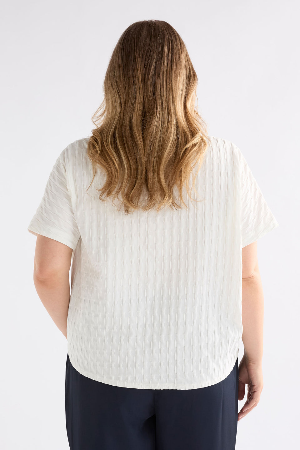 Orta Boxy Textured bubble Jersey Organic Cotton Tee Curve Model back | WHITE