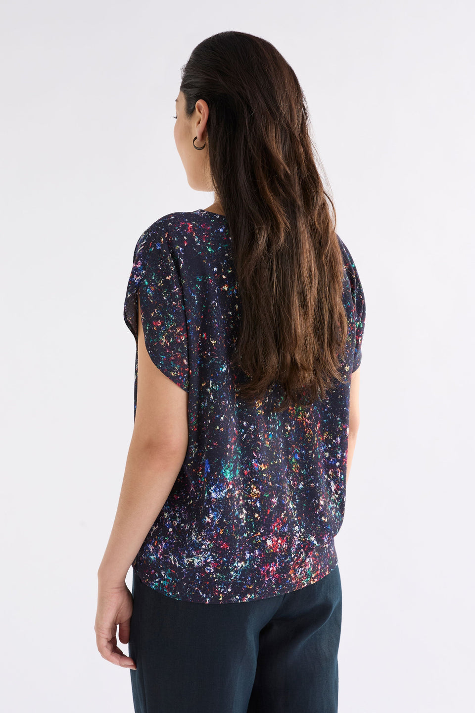 Solina V Neck Tulip Sleeve Short Sleeve Print Top Model Back | TOLA PRINT