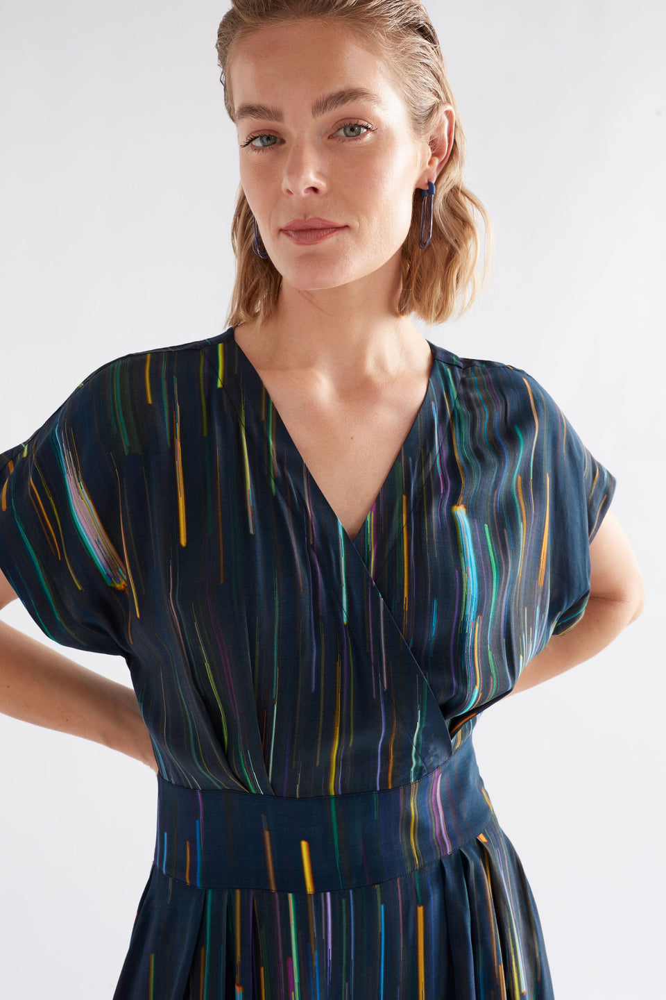 Kayra Print V-Neck Midi Dress Navy Model Front Crop | ALINEA PRINT