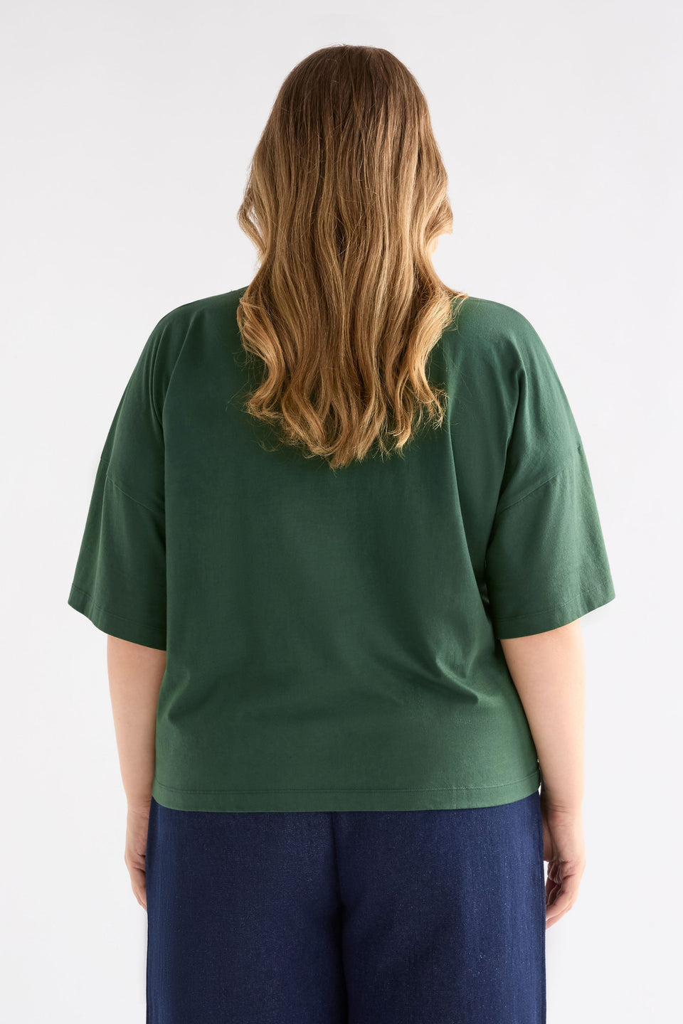 Kovaa Tee on Curve Model Back View | FIR