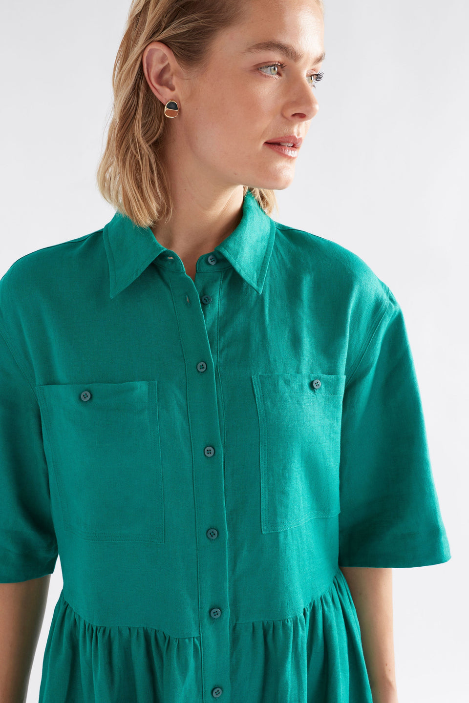 Llinen Long Waisted Short Sleeve Linen Shirt Dress Green Model Front Detail | DEEP TEAL