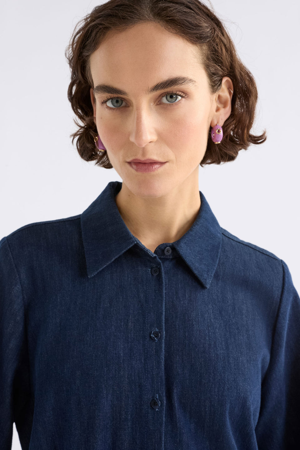 Dennem Boxy Short, Short Sleeve Denim Shirt Dress ELK Model Front neckline | DARK BLUE RINSE
