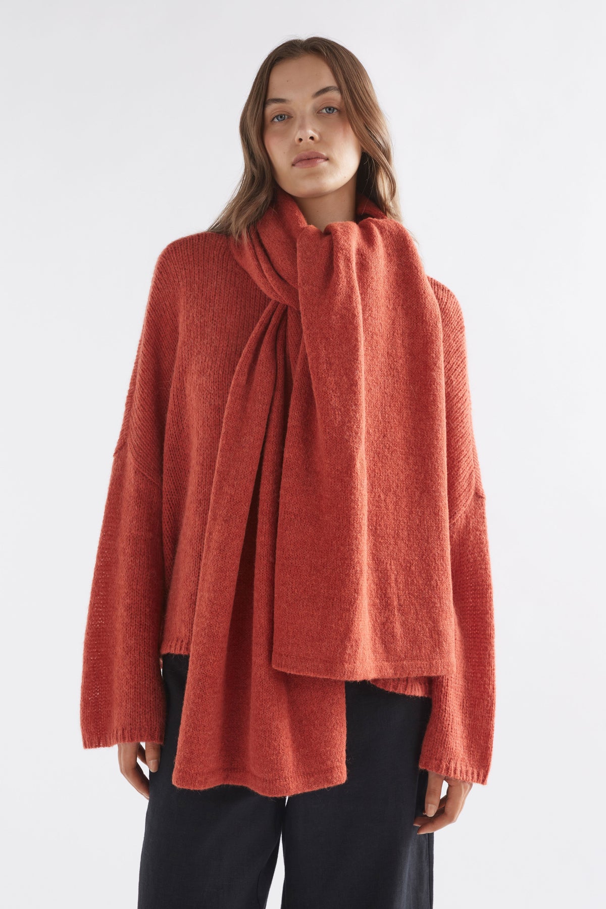 Agna Alpaca Merino Wool Scarf Model | SANGRIA