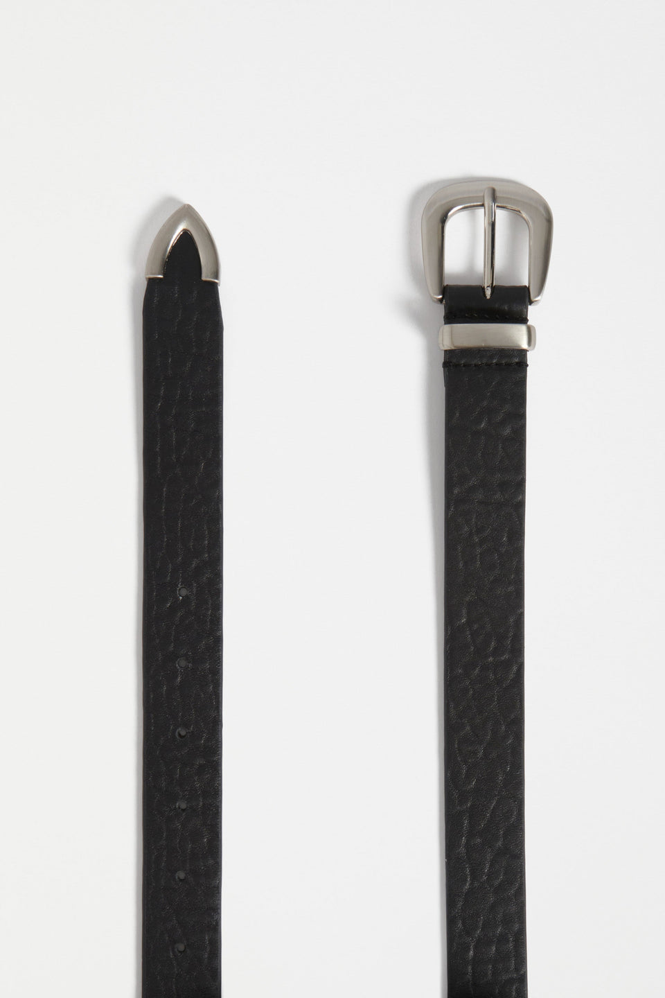 Lumme Western Inspired Leather Belt with Brushed Metal Hardware Model Detail | BLACK