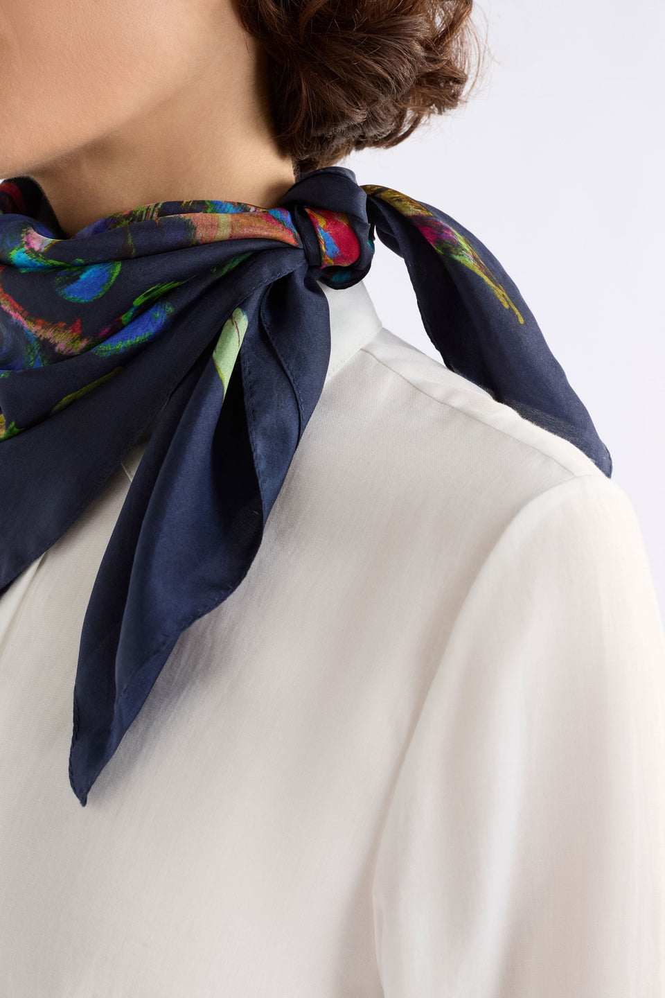 Vaara Square Floral Print Silk Scarf Model Detail | VAARA PRINT