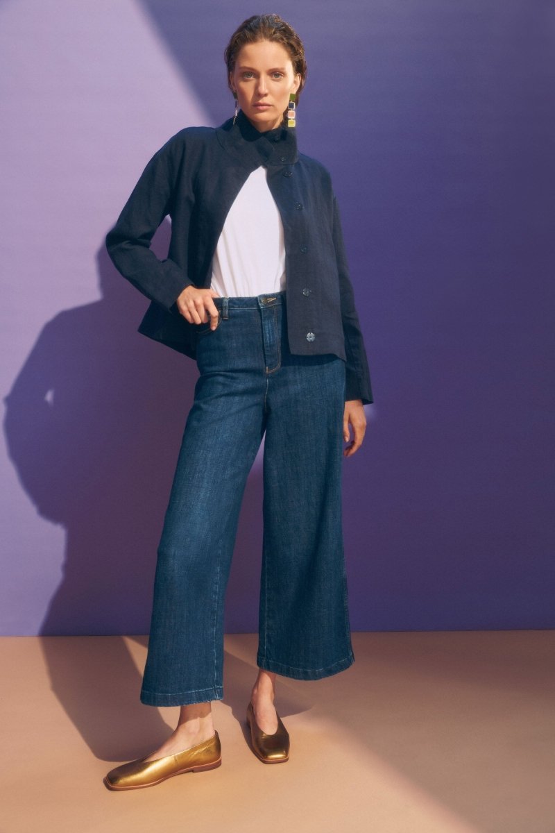 Hofer Funnel Neck Linen Snap Closure Short Jacket Model Front | MOONLIGHT
