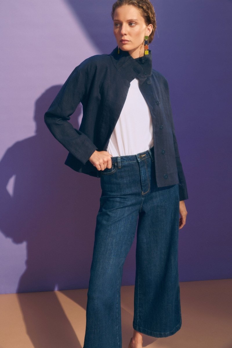 Hofer Funnel Neck Linen Snap Closure Short Jacket Model Front | MOONLIGHT