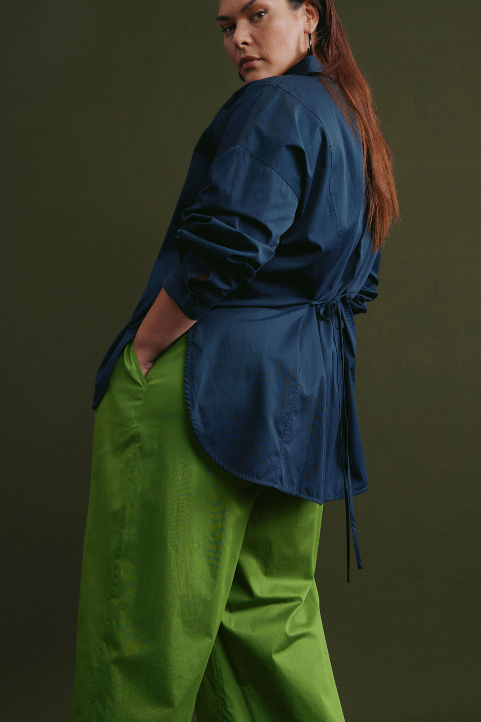 Tiga Organic Cotton Back Pleat and Tie Detail Shirt Campiagn | NEW NAVY