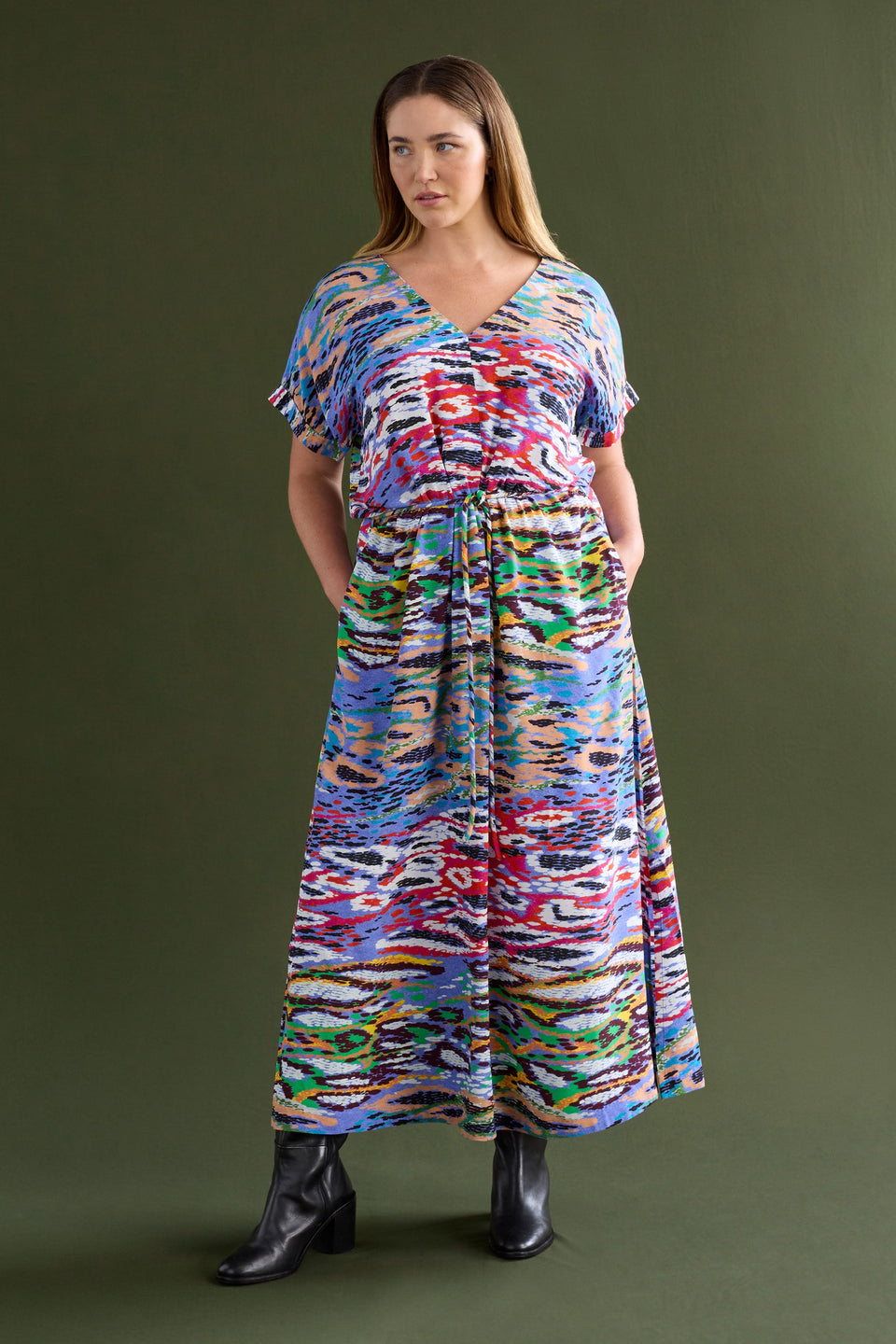 Essen Colourful Snake Print V-Neck Short Sleeve Midi Dress Model Chanel Front | SERP PRINT