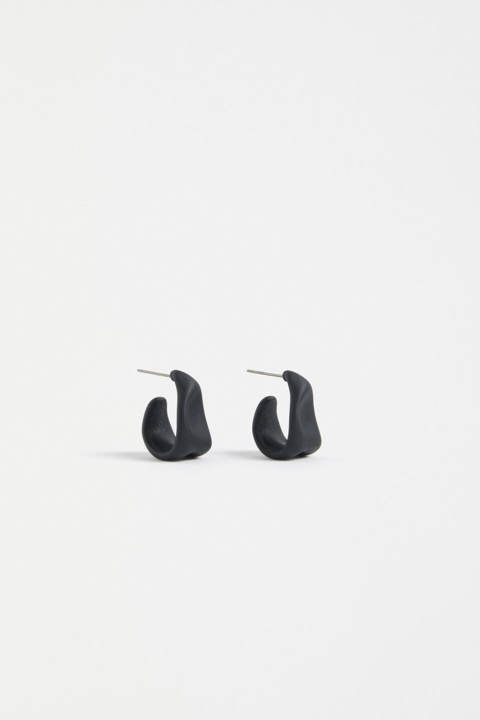 Feven Brushed Metal Sculptural Shaped Small Hoop Earring | BLACK