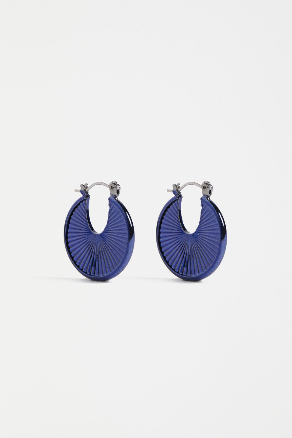 Saku Sunray Pattern Metallic Disc Hoop Earring | NAVY