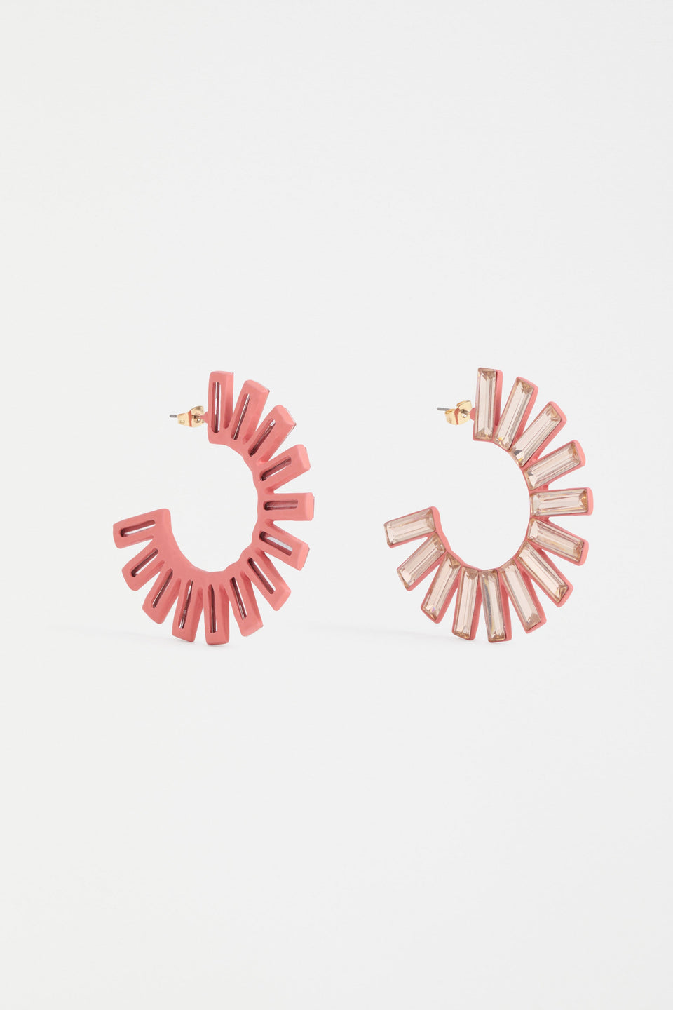 The Jule Large Hoop Earring features a circular fan of tonal glass beads radiating from a large hoop for a fun, glistening statement ELK | PEACH