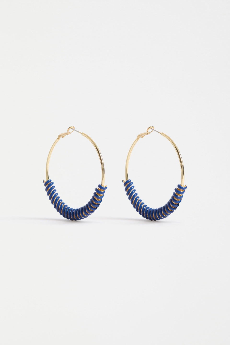 Vrid Large Round Metal Hoop With Coil Detail Gold | COBALT