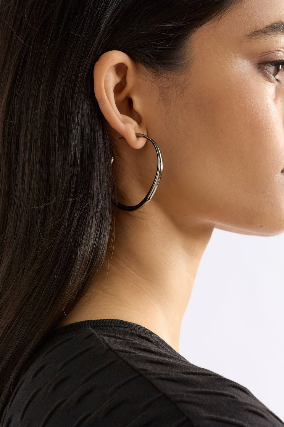 Niska Large Organic Shaped Hoop Earring Model | SILVER