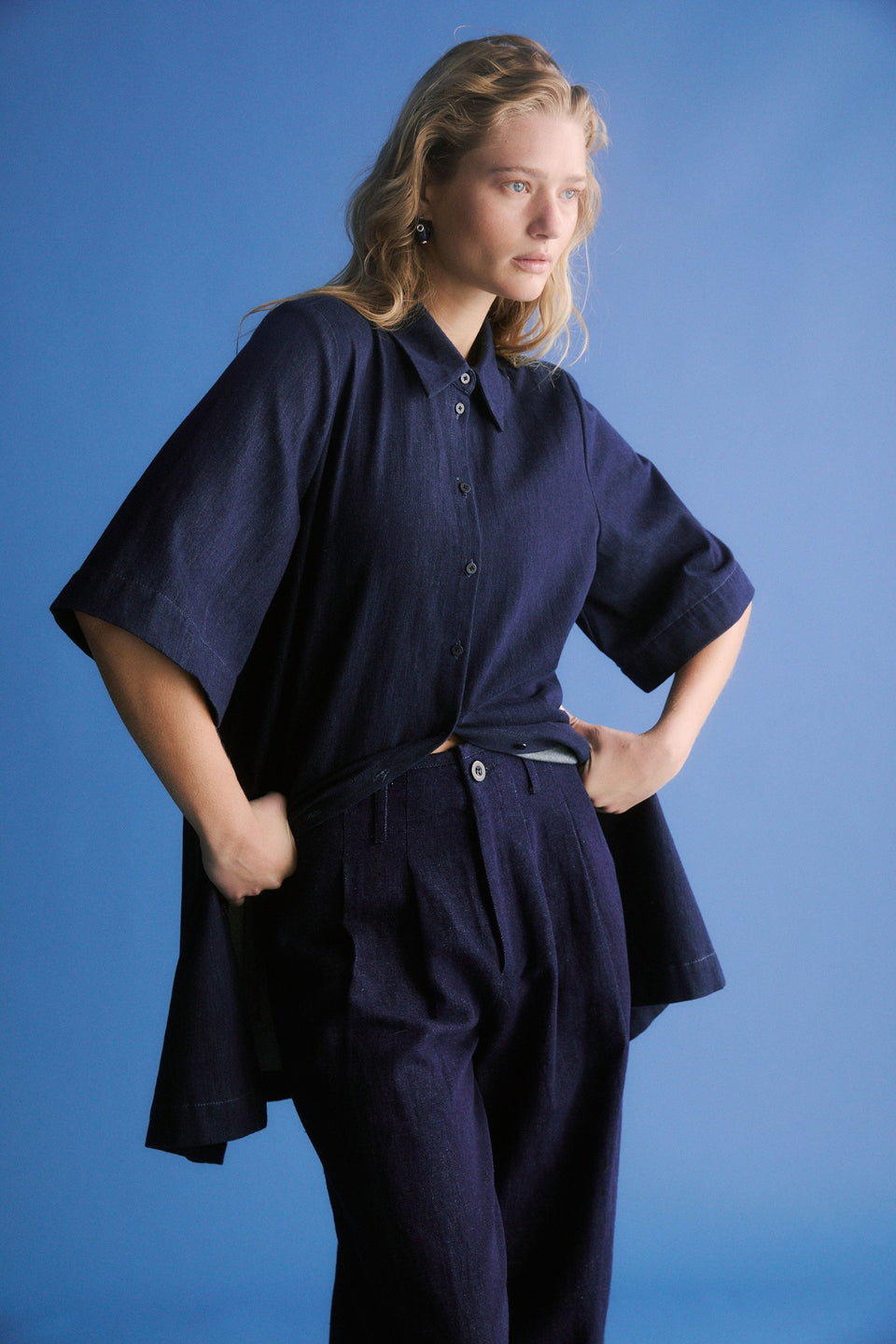 Dennem Boxy Short, Short Sleeve Denim Shirt Dress ELK campaign Model Front | DARK BLUE RINSE