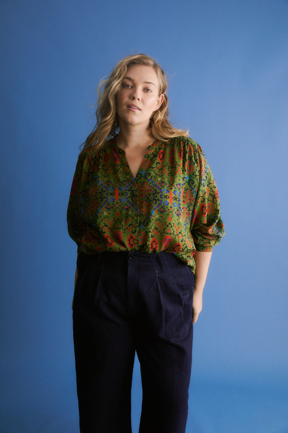 Norsk Long Sleeve Gathered Shoulder V-Neck Print Shirt Curve Campaign Model Front | RENDA PRINT