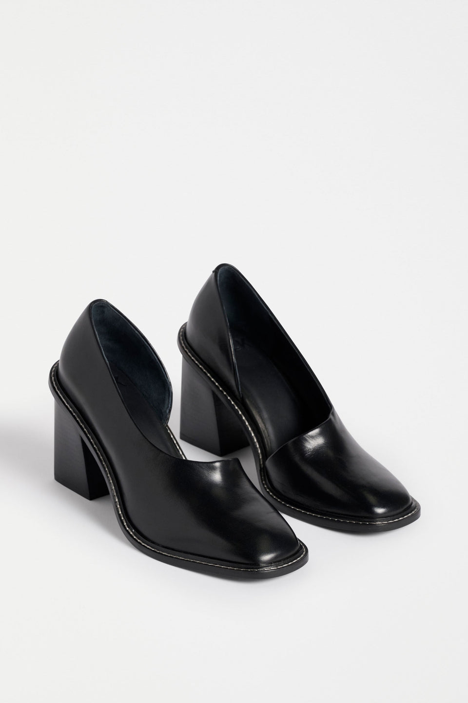 Sig Mule Flat Lay side view of cut out detail | BLACK