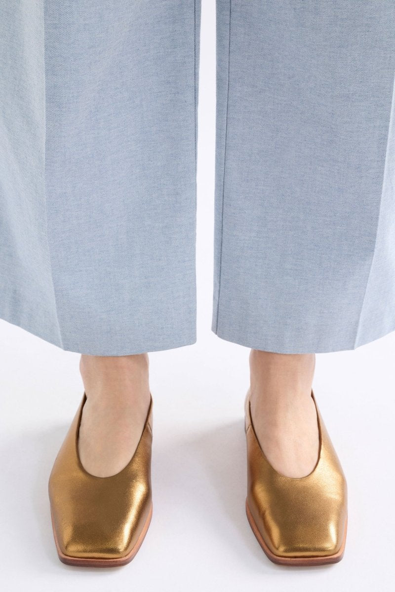 Feldde Square Toed Flat Shoe | GOLD