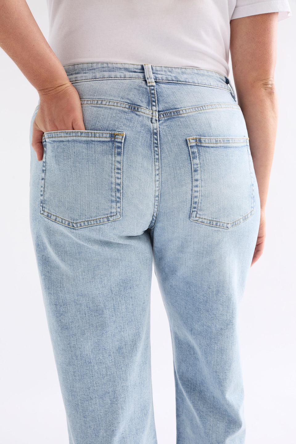 Ven Light Wash Mid Rise Regular Fit Jean Model Back Detail Chanel | LIGHT WASH