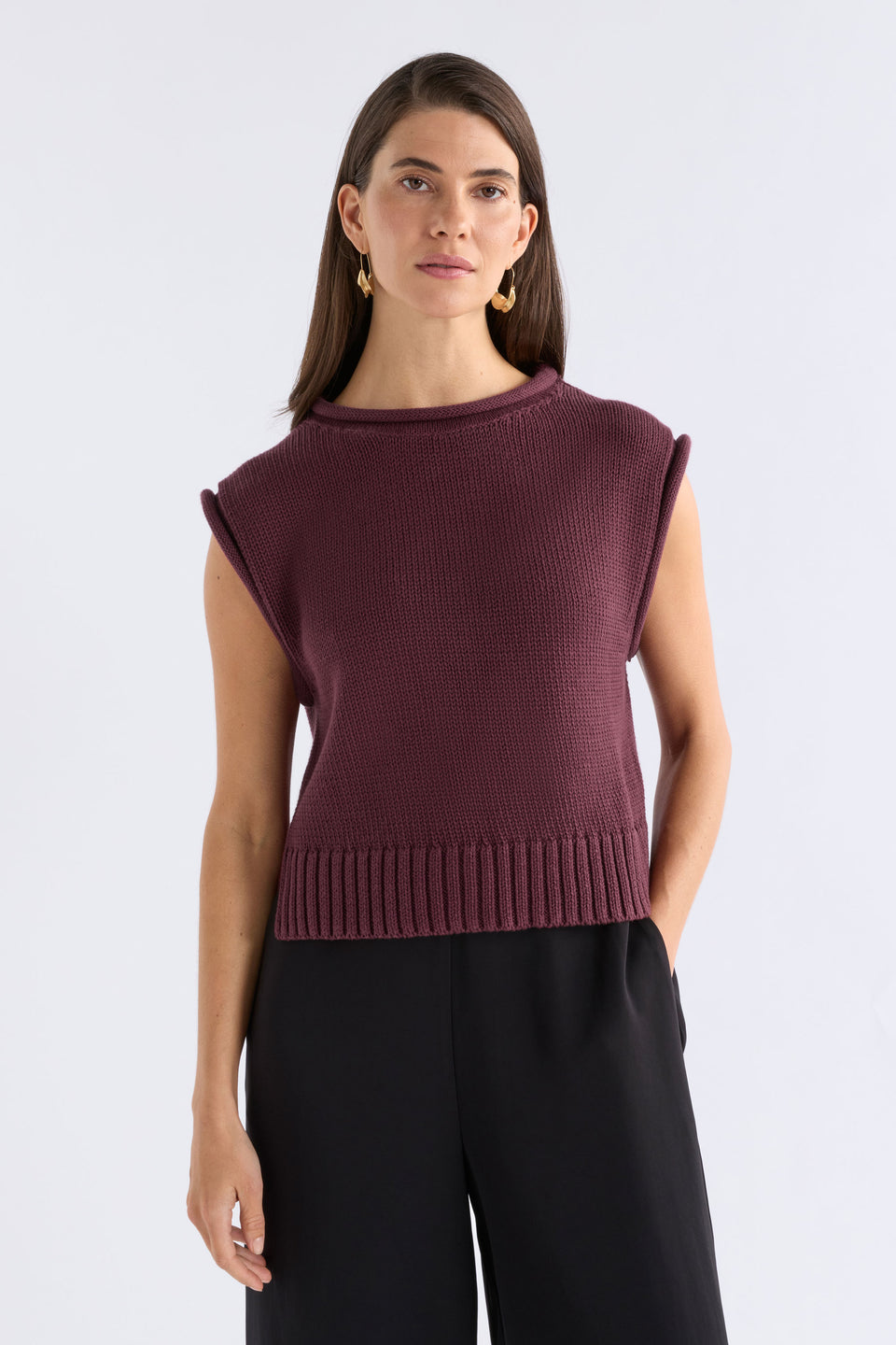 Lunel Organic Cotton Cap Sleeve Rolled Hem Cropped Vest Model Front | SHIRAZ