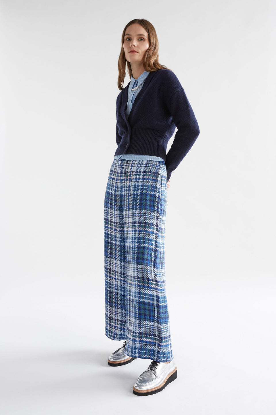 Knytte Double Breasted Organic Cotton and Merino Cropped V-neck Cardigan Model Side | NEW NAVY