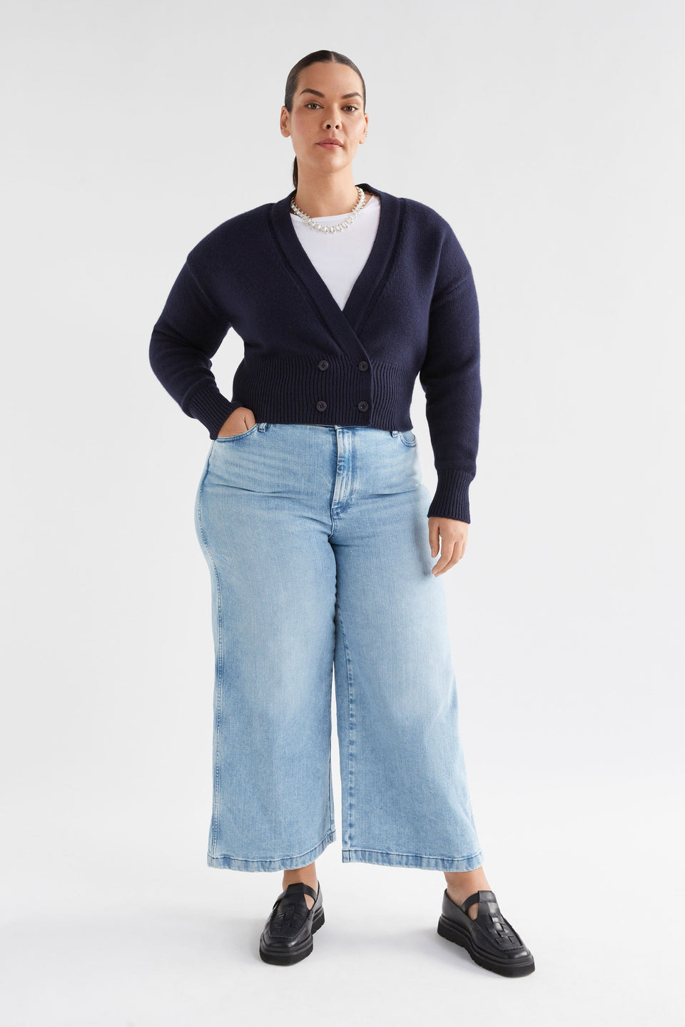 Knytte Double Breasted Organic Cotton and Merino Cropped Vneck Cardigan Model Front Full Body CURVE | NEW NAVY