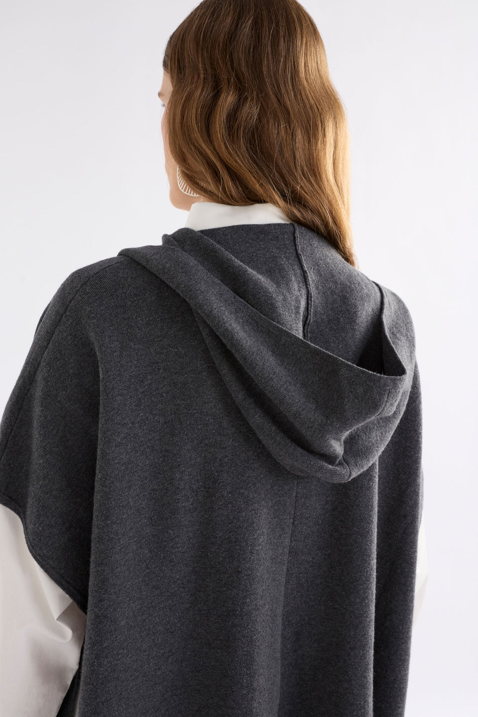 Neuwt Cotton-Wool Open Long Hooded Poncho Model Back Crop | CHARCOAL MELANGE