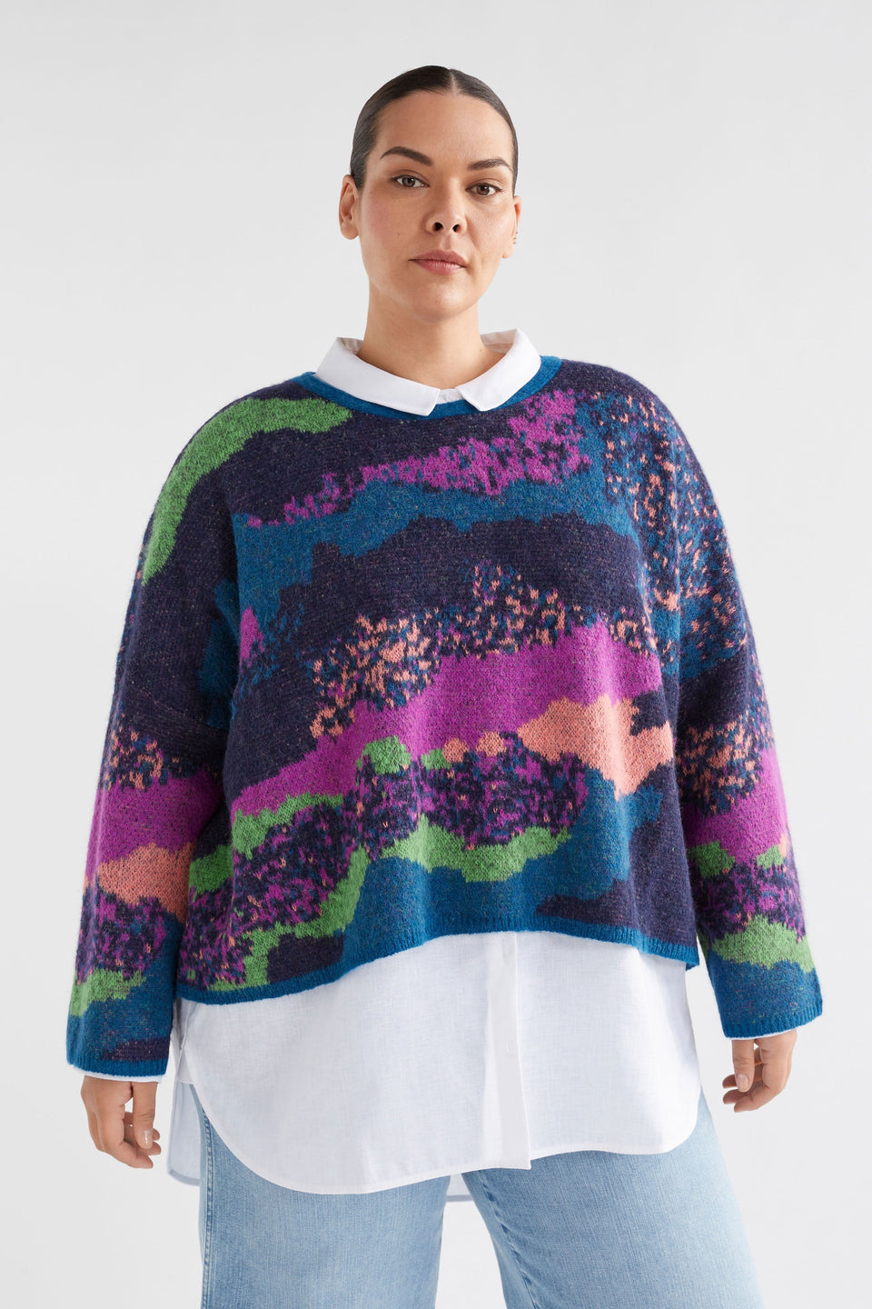 Sprache Multi Coloured Wave Pattern Oversized Knit Sweater Curve Model Front | MULTI JACQUARD
