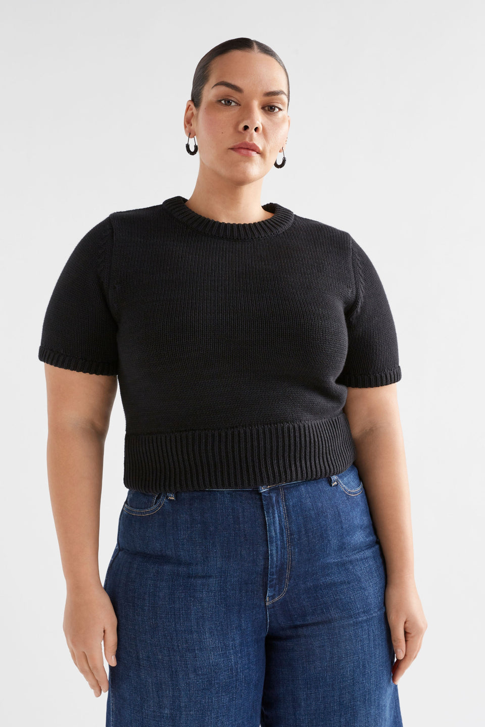 Luft Organic Cotton Chunky Tshirt Knit Top Model Front Curve | BLACK
