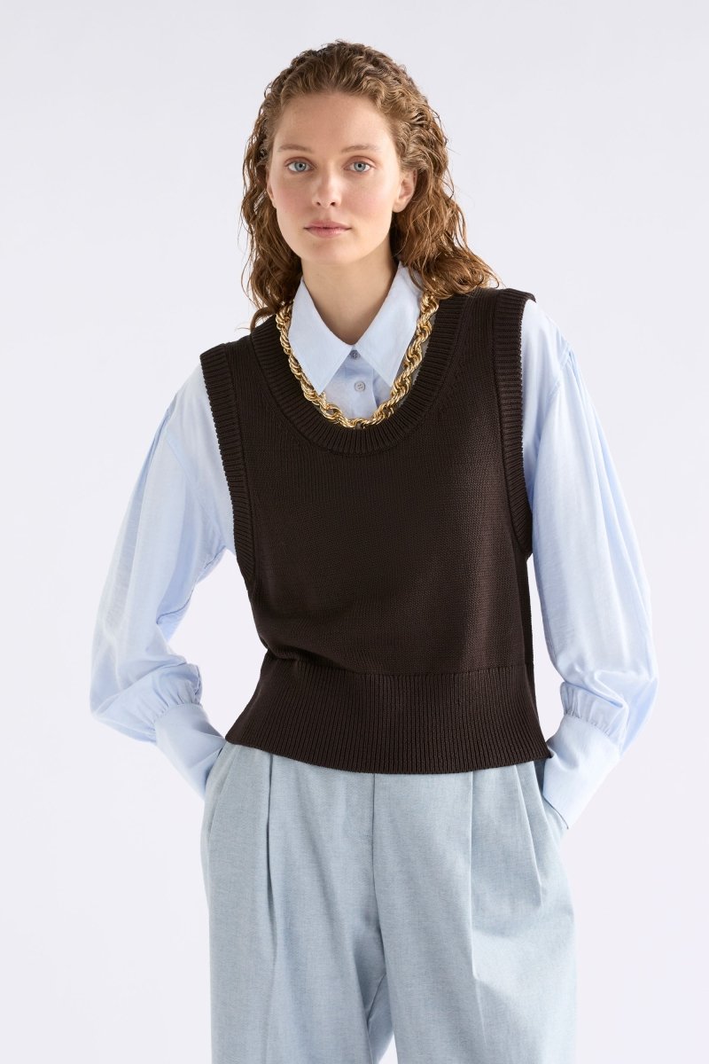 Mikkel Vest Chocolate Knitwear - ELK | CHOCOLATE