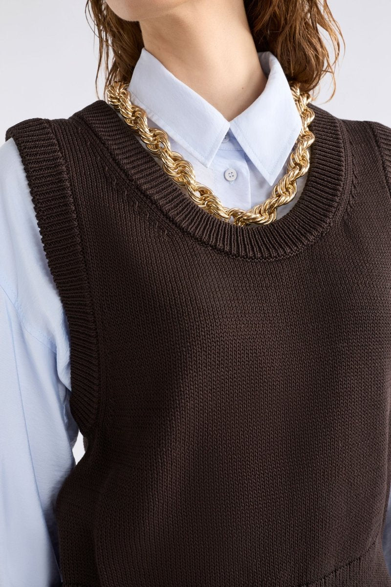 Mikkel Vest Chocolate Knitwear - ELK | CHOCOLATE