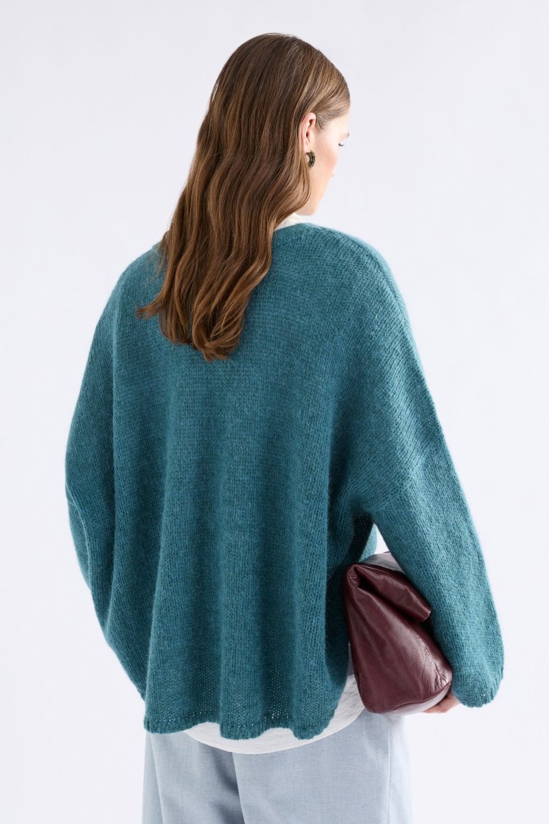 Agna Relaxed Box Fit Alpaca Yarn Knit Sweater Model | STONE BLUE