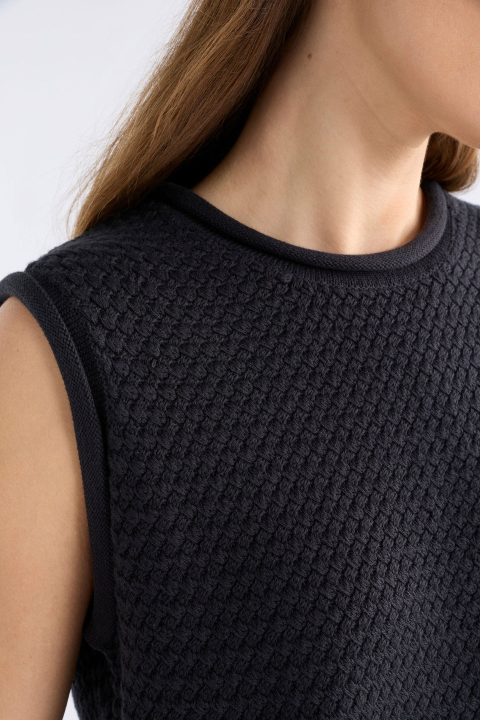 Naya Knit Vest Black Knitwear - ELK | BLACK