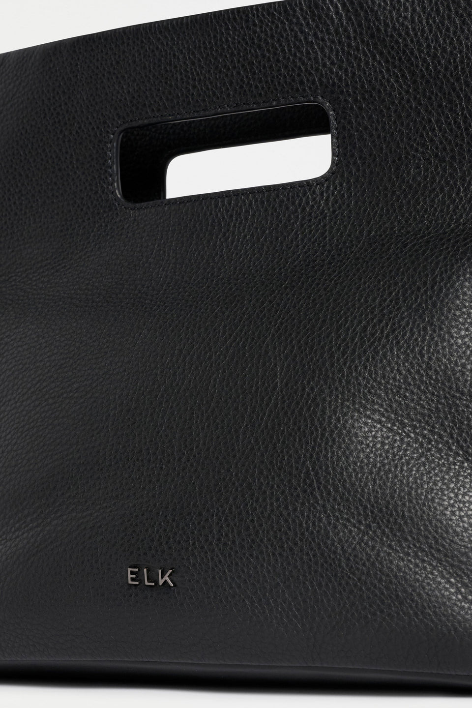 Vio Tote Close Up Detail of handle and ELK logo | BLACK