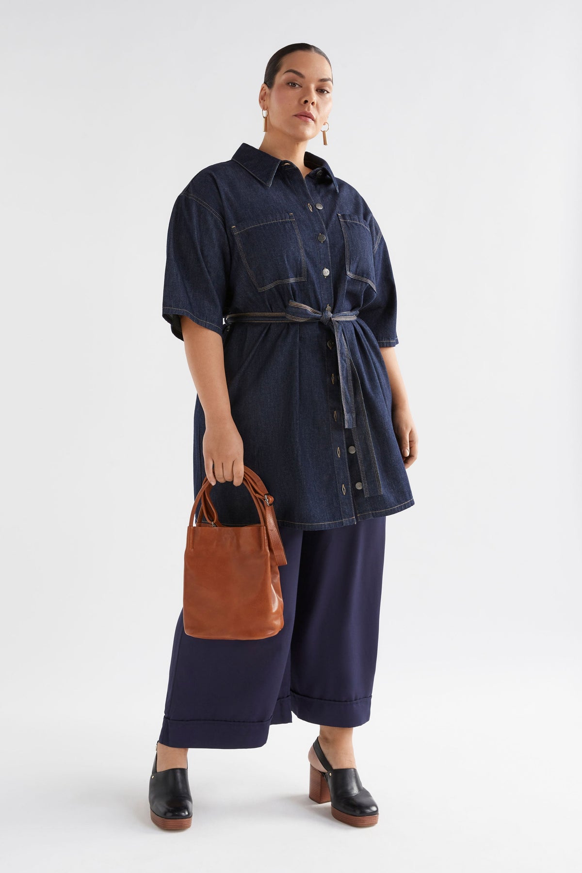 Mini Remnant Leather Orsa Bucket Bag with Fixed Handle and Detachable Strap Model | BLACK