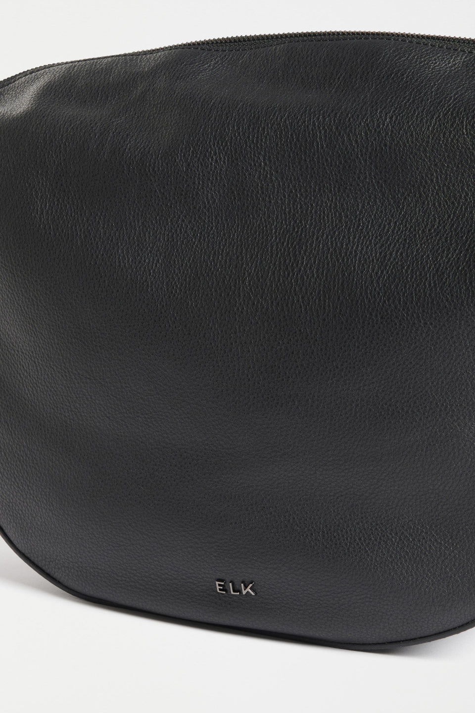 Illin Leather Half Moon Medium Crossbody Bag Front detail | BLACK