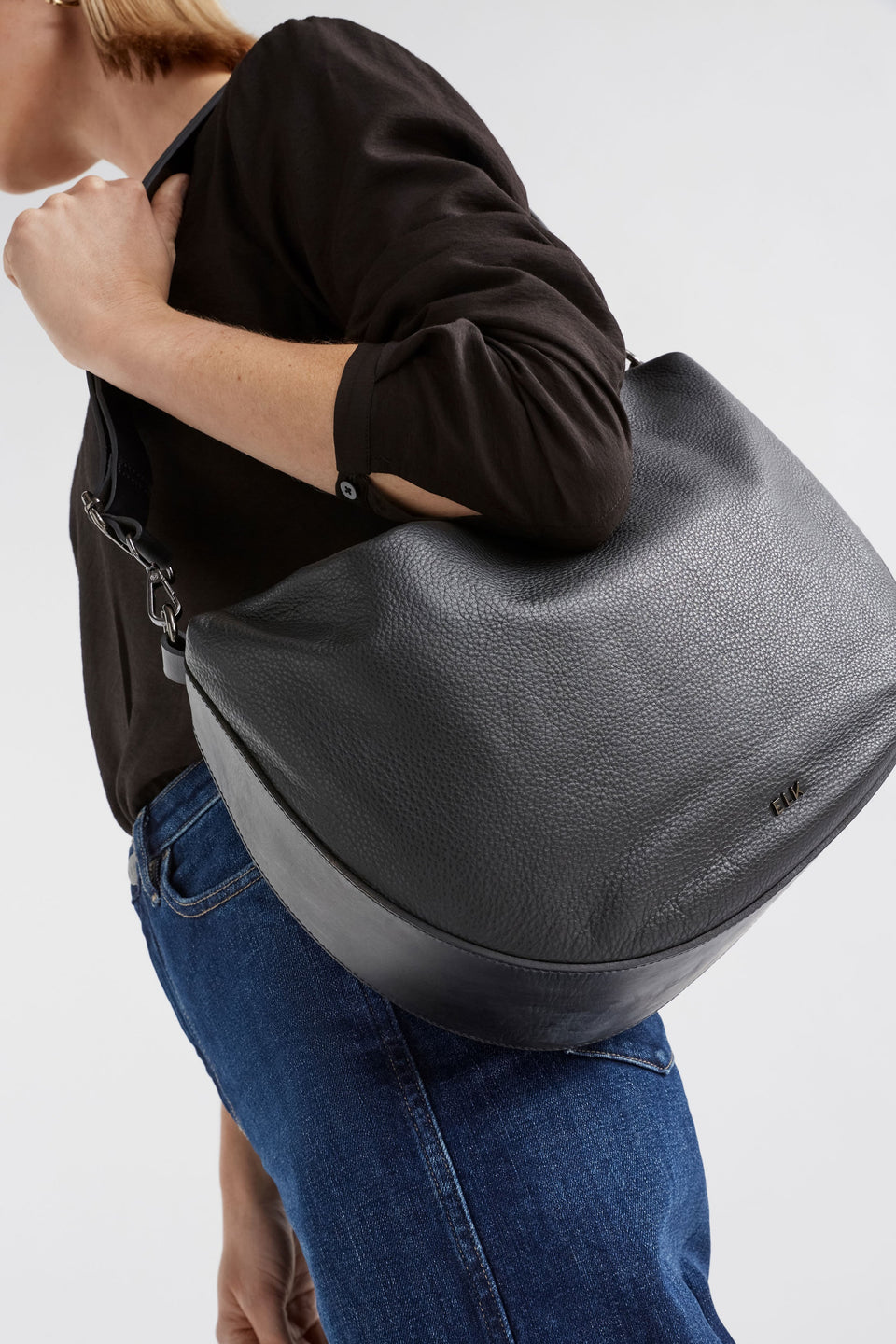 Illin Leather Half Moon Medium Crossbody Bag Model Detail | BLACK