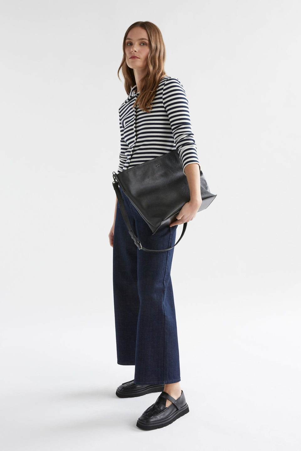 Olin Mid Sized Leather Shoulder Bag Front | NAVY