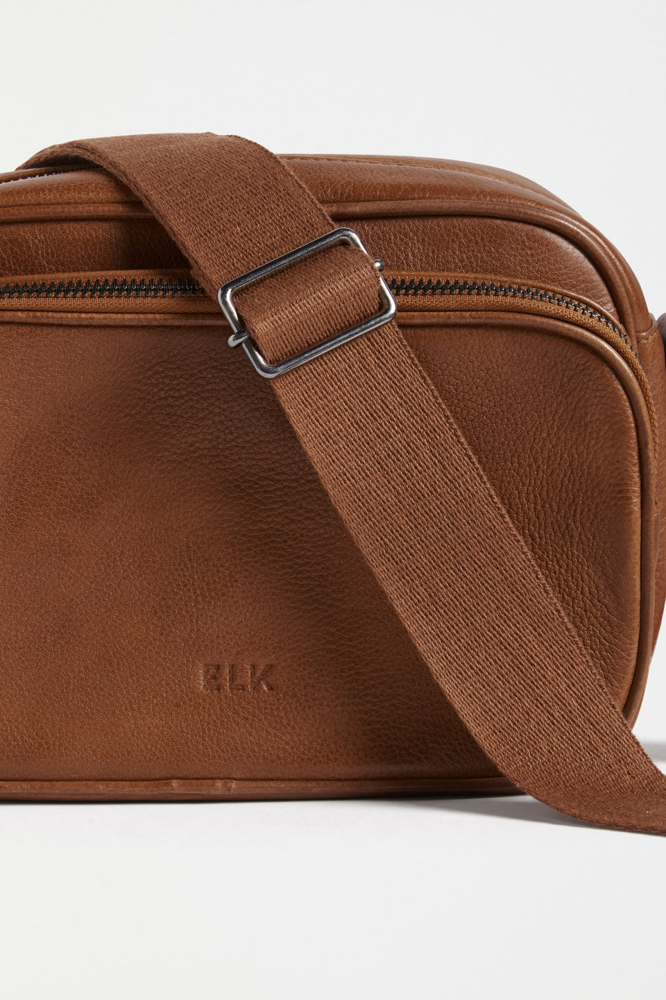 Kassel Double Compartment Leather Crossbody Bag Detail | TAN