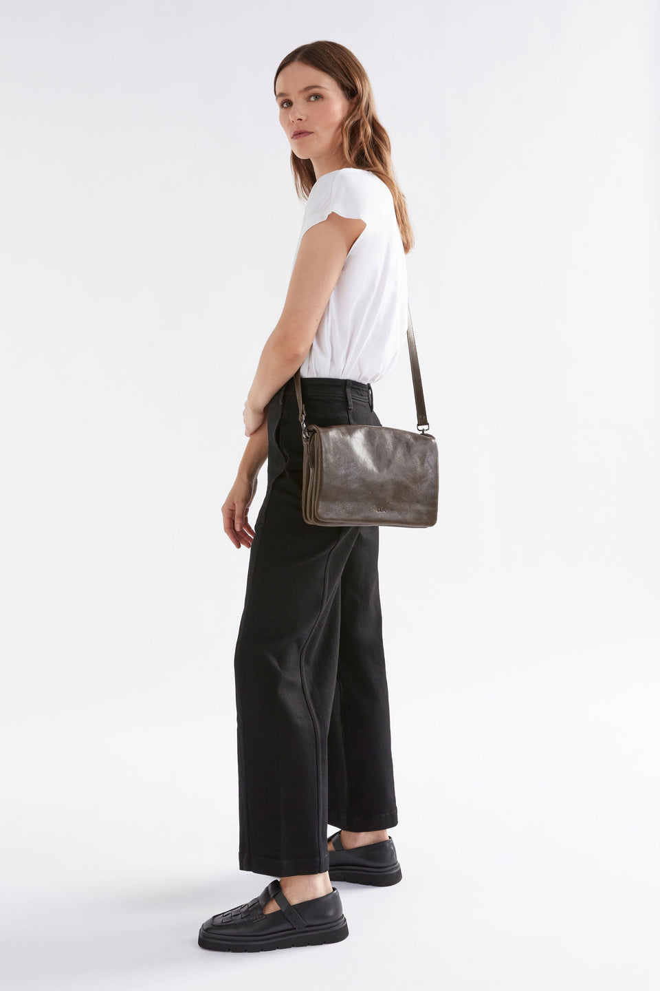 Tesni Three Compartment Classic Leather Hand Bag Model full Body | OLIVE