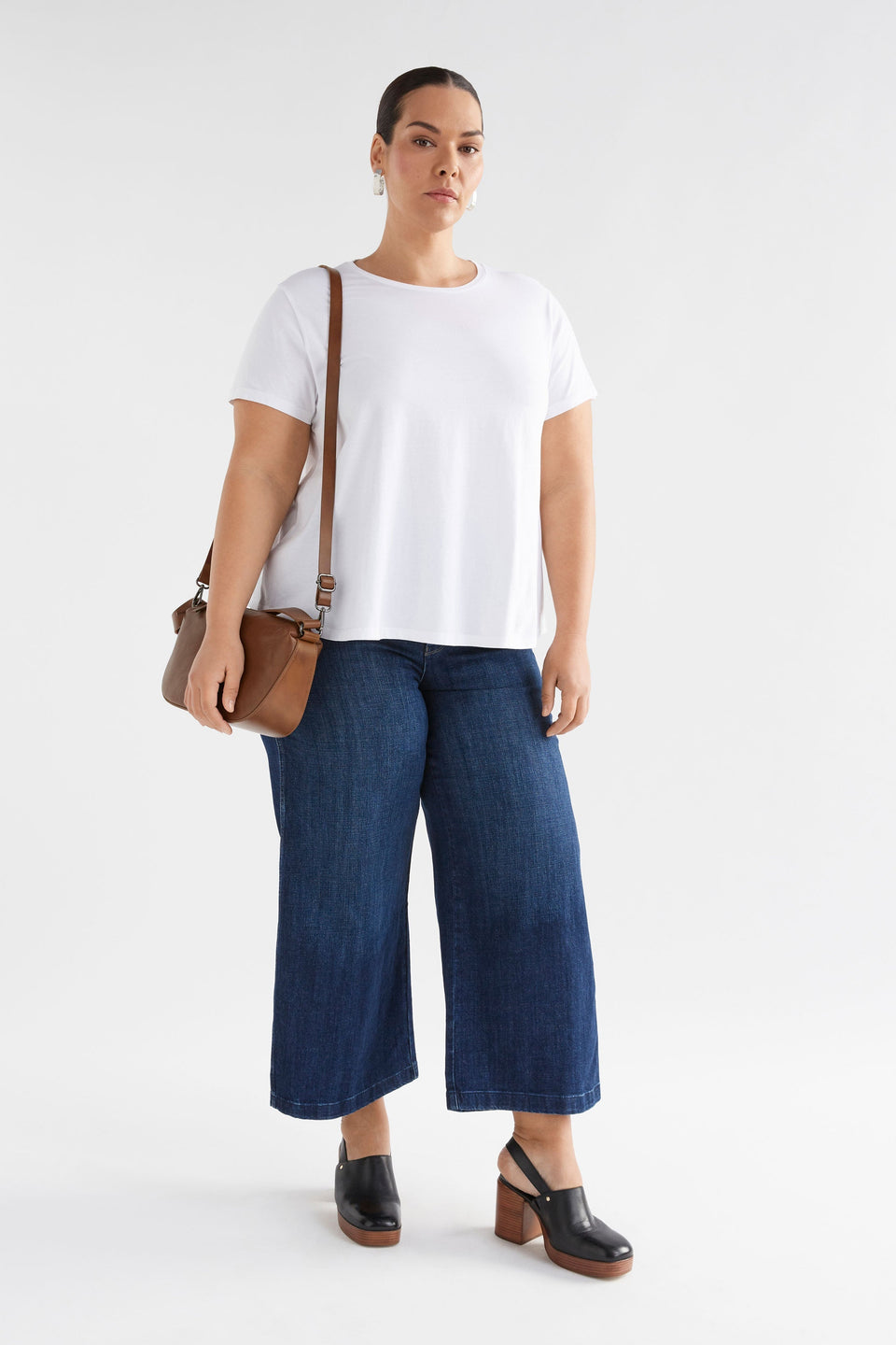 Illin Mini Leather Sling Shoulder Bag with Detachable Crossbody Strap Model Shoulder Strap | SIENNA