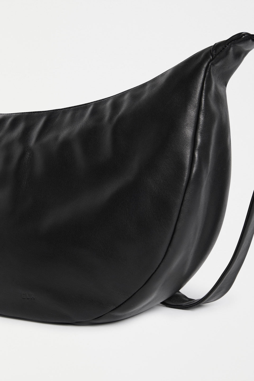 Junn Bag Flat Lay Close up of seam and fabric | BLACK