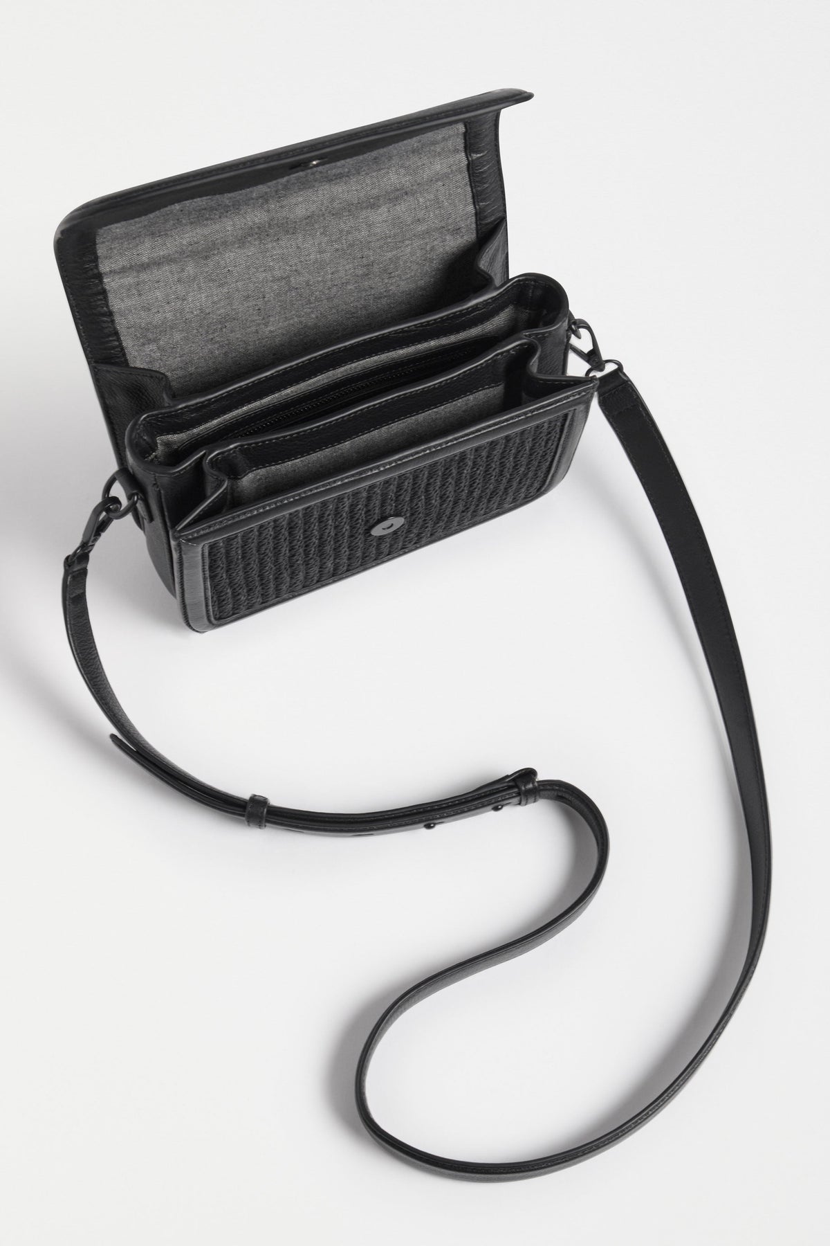 Ralffa Crossbody Flat Lay open bag with inside pockets | BLACK