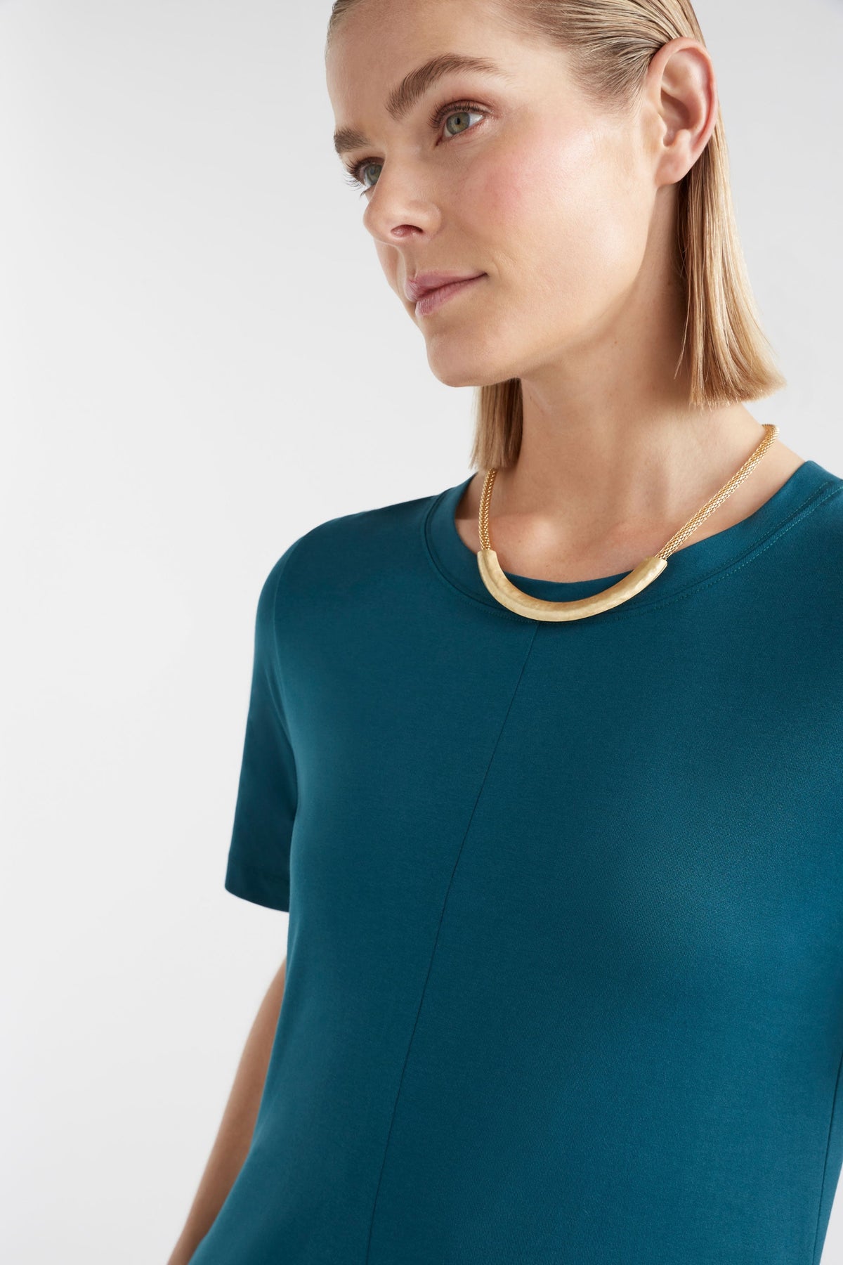 Gild Snake Chain Hammered Half Moon Pedant Metal Necklace Model | GOLD