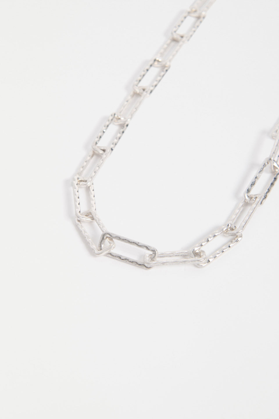 Ringva Necklace Flat Lay close up detail of chain | SILVER