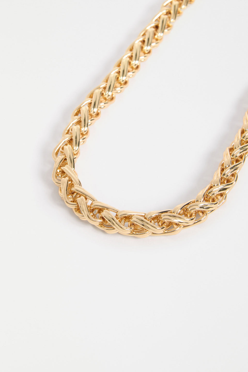 Samman Necklace Flat Lay close up of chain | GOLD