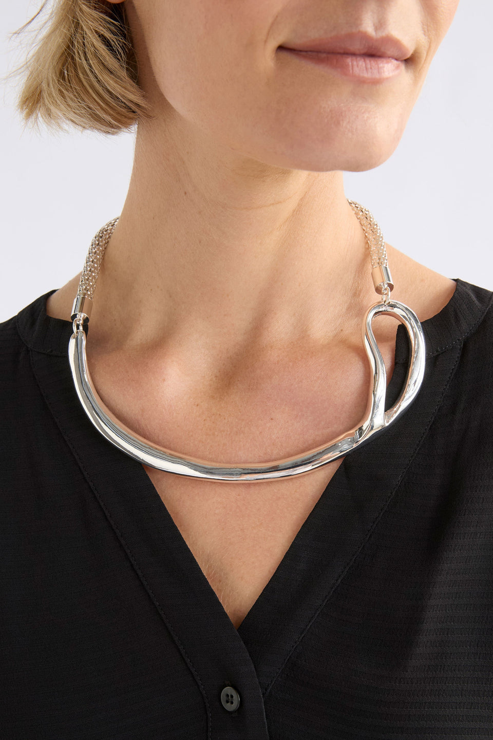 Delaa Sculptural Chain Asymmetric Choker Model | SILVER