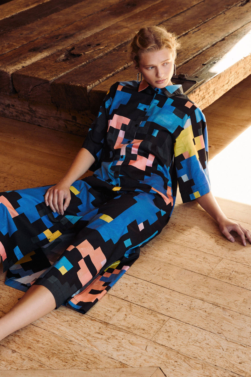 Grand Wide Short Sleeve Print Midi Shirt Dress Campaign Model Front | LUCENT PRINT